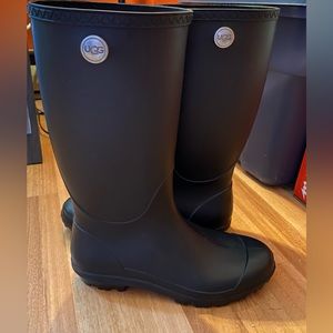 Woman’s new Ugg Rain Boots